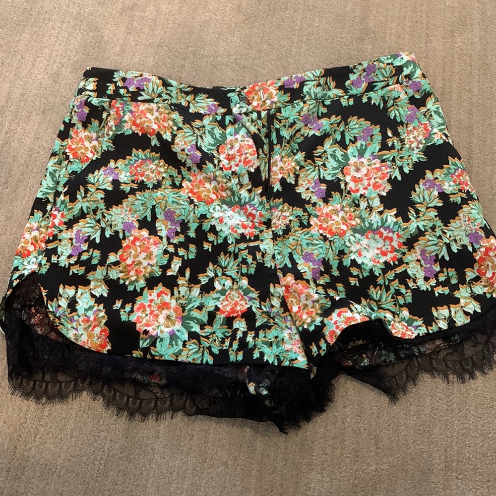 Top shop floral shorts with pockets